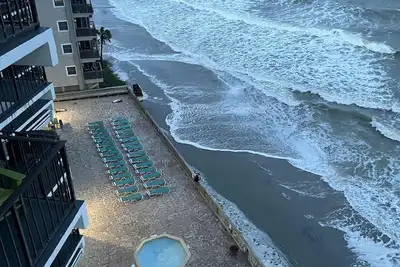 Image de New To The Market 1 Bedroom 2 Full Bath Oceanfront Condo