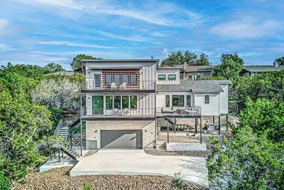Image de New Listing! Stunning Lakehouse with Views, Hot Tub & Game Room!