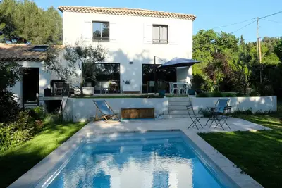 Image de Villa avec piscine et climatisation pour 8 pers. entre Aix-en-Pce et Marseille