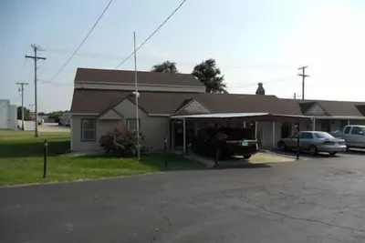 Image de Pet-Friendly Stay at Knights Inn Harrisonville! A close to Nature experience!