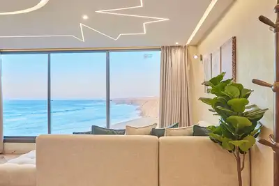 Image de Beachfront Paradise: Charming 1br + Ocean Views