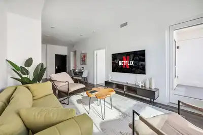 Image de Modern 1br apartment in the heart of Hollywood with pool, jacuzzi