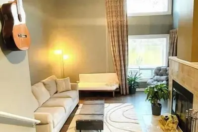 Peaceful Lakefront Vacation Getaway