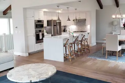 Image de Walk to Hermosa Beach, Wide-Open Living, Golf Cart + Gym