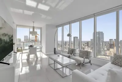 Image de 41st Floor - 2bed/2bath - Lake View - Spa Acess