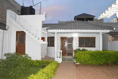Image de Maison Gloryphil dans le secteur d'Amadahome, à 20 minute de l'aéroport de Lomé.