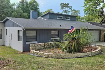 Image de Charming 2-bedroom house near Wekiwa Springs State Park, pet friendly.