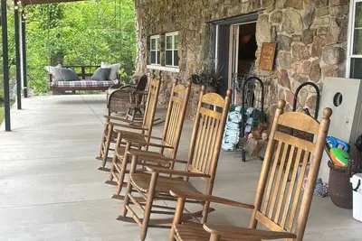 Image de Lakefront Retreat! Unique, Rustic Elegance. Sleeps 15 Dog Friendly/Fishing dream!