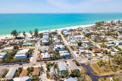 Image de ⚓Hidden Treasure Unit A! Modern duplex w/shared pool just 200 steps to the beach! ⚓