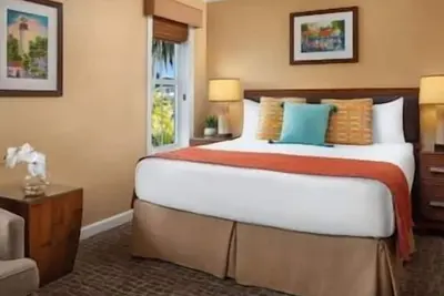Image de Upscale 2-bedroom villa in the heart of Old Town. Minutes to Duval & Mallory Sq