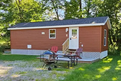 Image de Relax in the Fox Den | Private 2br Cabin Close to Beach & Activities