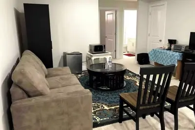 Image de Its closed until another notice. Edmonton south Vrbo