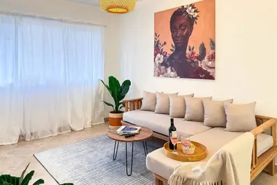 Image de Perfectly Located Boutique Loft with Netflix & In-Home Spa
