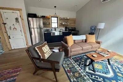 Image de The Nest - Cozy Loft, Deck & Firepit