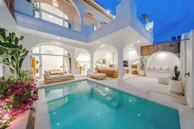 Image de \"Mykonian\" Concept - Luxurious 3br Canggu Beach