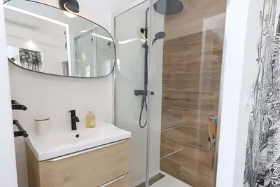 Image de Superbe appartement dans le centre de Port Grimaud, climatisé, avec wifi et amarrage