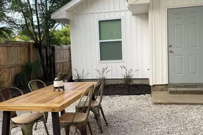 Image de Quiet Furnished 2br/2ba Downtown Pensacola Home with Gated Yard Near Beaches