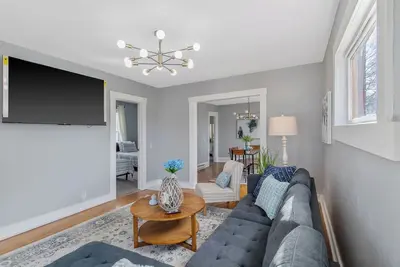 Image de Newly Renovated 2br Apt Near Su, Zoo, Destiny Usa & Downtown
