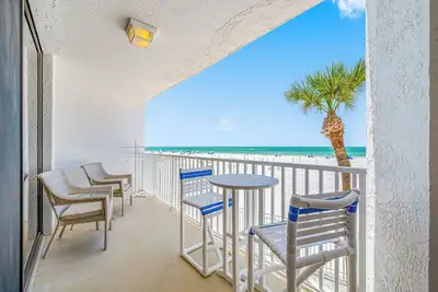Image de Chambre 103- Beachfront Bliss in the heart of Madeira Beach!