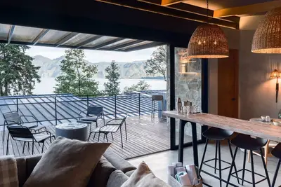 Lakefront Luxury Villa with breathtaking views. Villa Toliman.