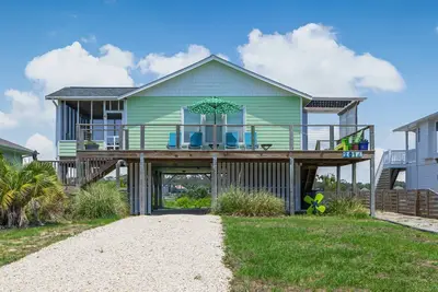 Image de Classic Dog Friendly Beach Home with Hot Tub Overlooking the Marsh and Davis Canal