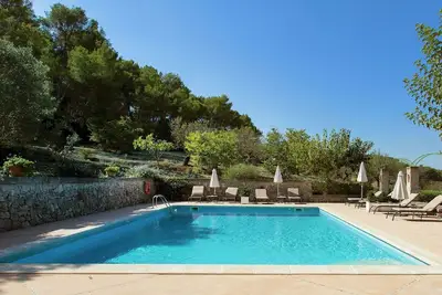Maison de vacances confortable avec piscine