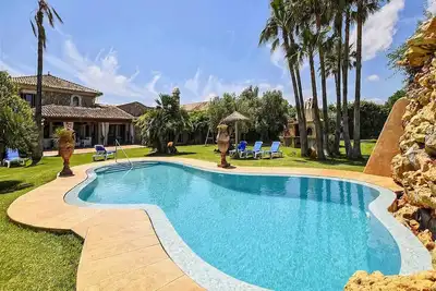 Image de Villa de luxe à seulement 2 km de la plage