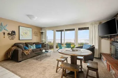 Image de Ultimate Oceanfront Escape for Two at Beachy Eagle B, Amazing Views, Fire-Table, Steps from Beach