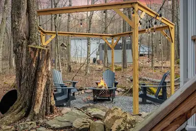 Image de Poconos Getaway w/ Firepit, Lake Access, Near Jack Frost & Big Boulder Ski