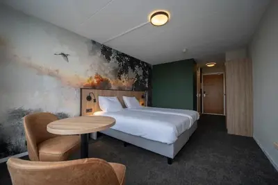 Image de Unwind in a Modern Room Near Ivn Norg and Groninger Museum