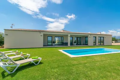 Image de Maison de campagne à Muro avec piscine