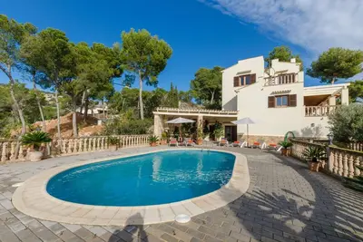 Image de Villa dans un endroit serein