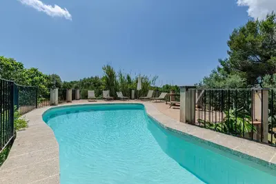 Image de Grande villa avec vue