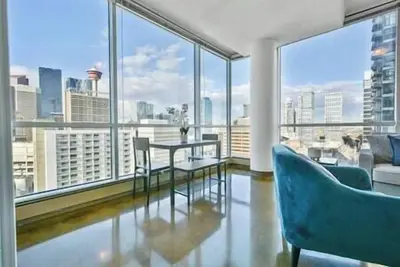 Image de King Bed | Mins to Saddledome | Ac | Ug Parking