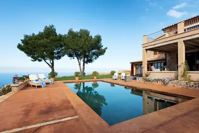 Image de Villa à Sóller avec 4 chambres à coucher, 8 couchages