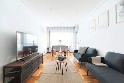Image de Large House with Garage