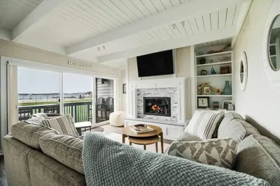 Image de Landing: Beach -Pool-Boat Dock