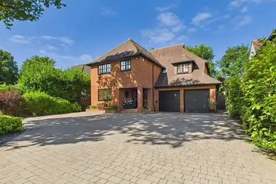 Image de 3 Bed Luxury Family Home, with Self-Check in & Direct Train to London