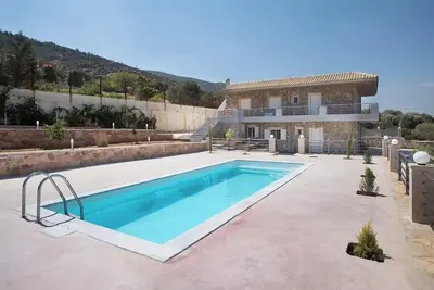 Image de Modern Stone Villa 6bedroom, with Private Pool, WiFi & Large Yard near Lagonisi