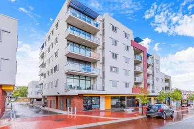 Image de Beaufort, Made Easy – A Sepal Stay - Right on the strip, short bus ride to the city, close to attractions and Perth's finest restaurants.