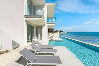 Image de Villa Carissima - Private seafront villa with pool