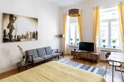 Image de Chic & Cozy Urban Getaway for Two