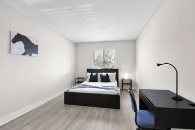 Image de Poolside Oasis with Bbq | Lake Access | Parking