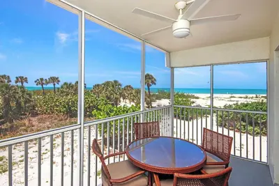 Image de South Seas Beach Villa 2117: Beachfront Luxury on Captiva
