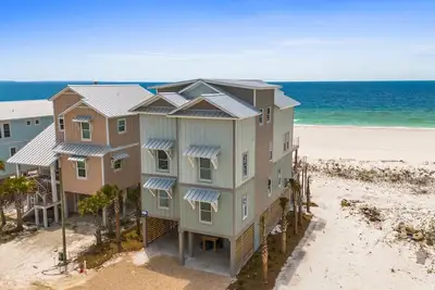 Image de New Construction, Beachfront Views, Multiple Living Areas, Pet-Friendly