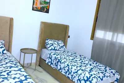 Image de Mb Appartement Cosy 5 min plage! Wifi Clim Netflix