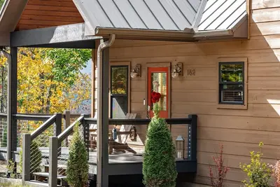 Image de Chic 3br Cabin • Fireplaces • Hot Tub • Views