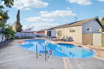 Image de Spacious 3br w Pool, Garage, King Bed, Ranch Style