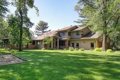 Image de Spacious 7-bedroom house on the Lake, with Ac, WiFi, in peaceful Menomonie Wi