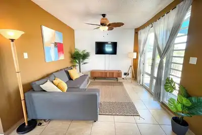 Image de Beautiful 2nd Story Apartment by the Beach
